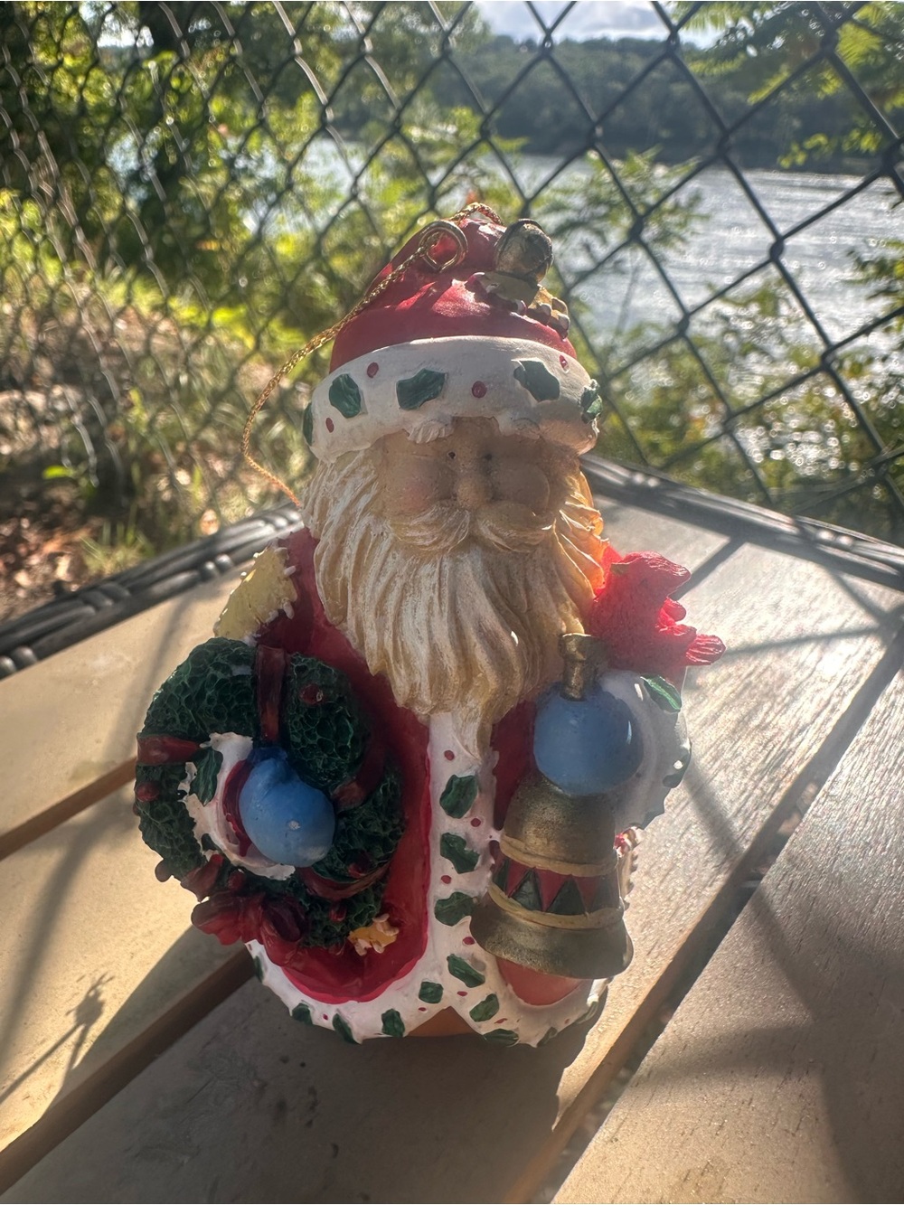 Santa w/ Cardinal Holding A Christmas Wreath 3 1/2"